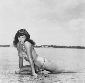 Ominous Octopus Omnibus: Jungle Fantasy Bettie Page Bunny Yeager, Bettie Page Photos, Irving Klaw, Pin Up Vintage, Pin Up Photos, Jet Black Hair, Pin Up Model, Pin Up Photography, Yoga Moves