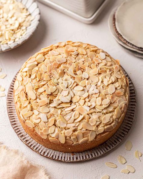 Vegan Almond Cake Recipe, Eggless Almond Cake, Healthier Cupcakes, Period Cake, Vegan Almond Cake, Vegan Mango Cake, Healthier Baking, Baking Vegan, Vegan Carrot Cakes