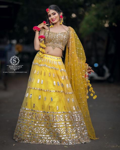 Haldi Bride Poses, Haldi Pose, Haldi Shoot, Haldi Poses For Bride, Haldi Poses, Haldi Look, Haldi Bride, Bride Haldi, Poses For Bride