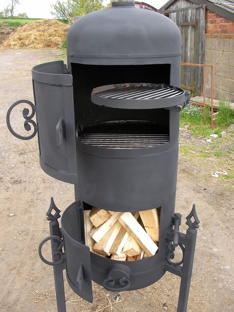 Fish Smoker, Empty calor gas bottle converted into a fish smoker/bbq Gas Bottle Bbq, Build Your Own Smoker, Gas Bottle Wood Burner, Backyard Grill Ideas, Backyard Bbq Pit, Custom Bbq Smokers, Fish Smoker, Smoker Bbq, Homemade Smoker