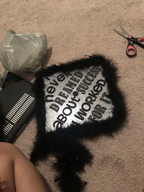 cute graduation cap Economics Graduation Cap, Fur Graduation Cap, Black Graduation Cap Ideas, Graduation Hat Designs, Creative Graduation Caps, Graduation Cap Decoration Diy, College Graduation Pictures Poses, Candace Parker, High School Graduation Cap