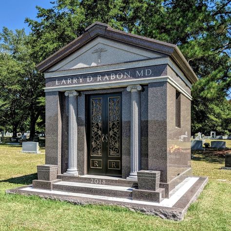 Mausoleum Design, Antonio Gaudí, Lion Images, Creative Designs, Cemetery, Country House, Gazebo, Creative Design, Monument