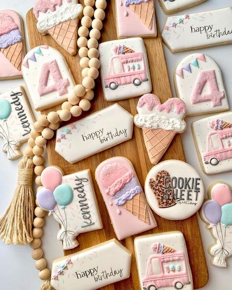 Birthday Cookies Decorated, Scream 4, Happy Birthday Cookie, Royal Iced Cookies, Sugar Cookie Designs, Ice Cream Birthday, Ice Cream Cookies, Sweet Cookies, Candy Cookies