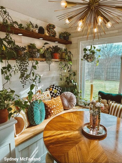 Bushwick Apartment, Townhome Kitchen, Vintage Maximalist Decor, 1970s House, Bohemia Style, Decor 2024, Maximalist Decor, Kitchen Nook, Boho Kitchen