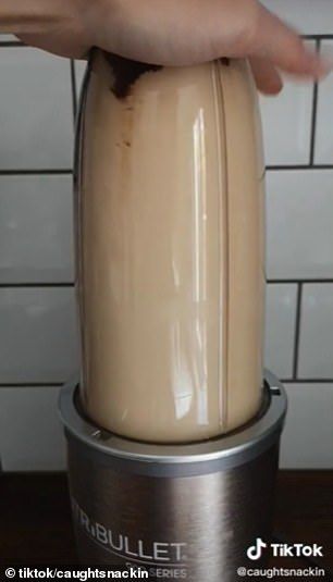 Frappuccino Recipe With Ice Cream, Starbucks Drinks Made At Home, How To Make Coffee Frappe At Home, At Home Frappucino Easy, How To Make Strong Coffee, Instant Coffee Frappuccino, At Home Frappe Recipe, Iced Frappuccino Recipe, Make Frappuccino At Home