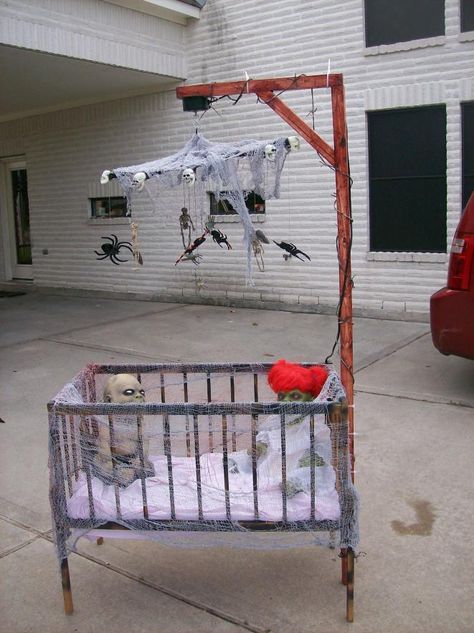 Mechanical: Nightmare Nursery Crib & Mobile Halloween House Party Decorations, Diy Halloween Party, Scary Halloween Decorations Outdoor, Scary Halloween Decorations Diy, Halloween Diy Outdoor, Halloween Fest, Halloween House Party, Halloween Decorations Diy Outdoor, Halloween Prop