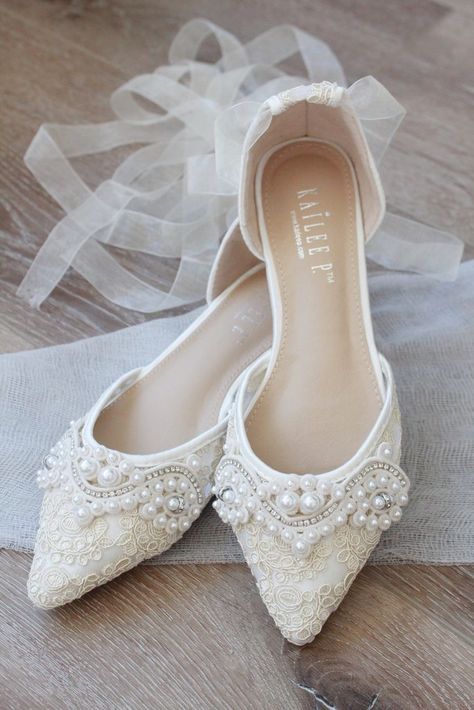 Lace Wedding Flats, Women Wedding Shoes, Wedding Shoes Bridesmaid, Vintage Applique, Country Shoes, Women's Slip Ons, Bridal Flats, Wedding Boots, Wedding Flats