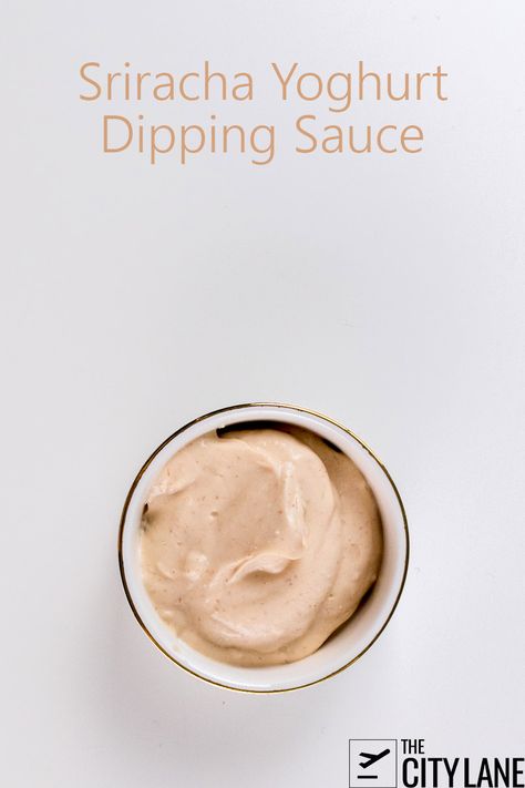 Siracha Sauce, Yoghurt Dip, Christmas Buffet, Dipping Sauces Recipes, Yogurt Dip, The Dip, Sriracha Sauce, Yogurt Sauce, Dip Recipes