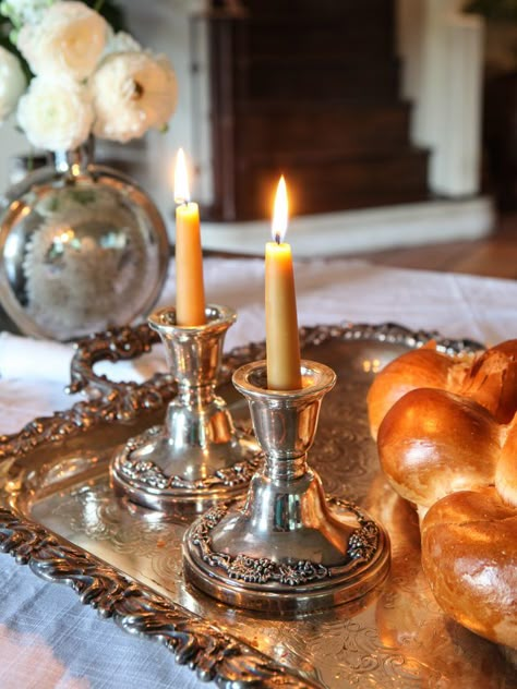 Shabbat Shalom - What Shabbat means to our family, and why we feel it is more important than ever that all people unite to light the Shabbat candles. Bon Sabbat, Jewish Shabbat, Shabbat Recipes, Good Shabbos, Shabbat Shalom Images, Feasts Of The Lord, Shabbat Dinner, Jewish Celebrations, Happy Sabbath