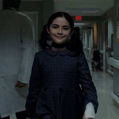 #Orphan#Movie#Icon#Horror#EstherColeman Esther Outfits Orphan, Orphan Movie Aesthetic, Esther Orphan Outfits, Orphan Wallpaper, Esther The Orphan, Isabelle Fuhrman Orphan, Ester Orphan, Orphan Outfit, Orphan Aesthetic