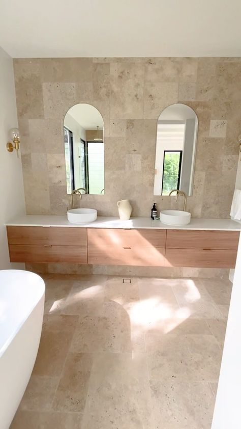 French Travertine Bathroom, Travertine Modern Bathroom, Travertine Master Bath, Travertine Marble Bathroom, Travertine Floor Bathroom, Bathroom Travertine Floor, Travertine Tiles Bathroom, Bathroom With Travertine Floors, Travatine Bathroom Ideas