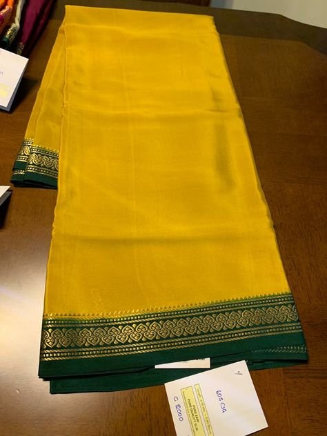 Yellow Saree With Green Blouse, Saree Colors, Green Sarees, Kerala Saree Blouse, Plain Sarees, Crepe Sarees, Kerala Saree Blouse Designs, South Indian Bride Saree, Silk Saree Blouse Designs Patterns