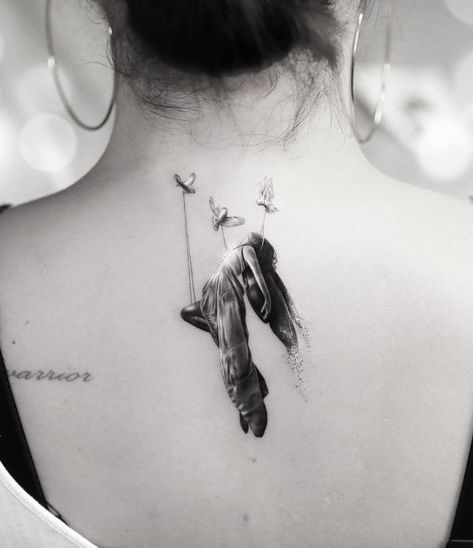 Demi Lovato Tattoo, Reborn Tattoo, Demi Lovato Tattoos, Fallen Angel Tattoo, Tattoos Back, Needle Tattoo, Ear Tattoos, Tattoo Master, Angel Tattoo Designs