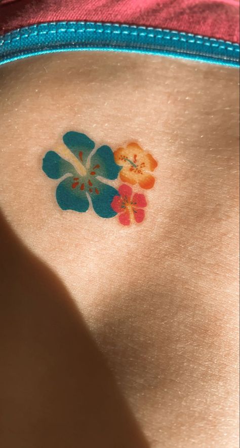 Mermaid Core Tattoo, Coconut Girl Drawing, Coconut Girl Tattoo, Coconut Tattoo, Hawaiian Flower Tattoos, Random Tattoos, Delicate Tattoos For Women, Tan Tattoo, Tatoo Inspiration