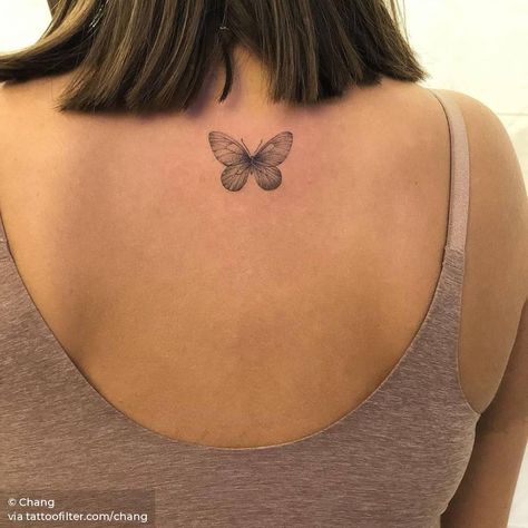 Single needle butterfly tattoo on the upper back. Tattoos Grandma, Tattoo Papillon, A Butterfly Tattoo, Butterfly Neck Tattoo, Tato Minimal, Small Butterfly Tattoo, Neck Tattoos Women, Back Of Neck Tattoo, Tasteful Tattoos