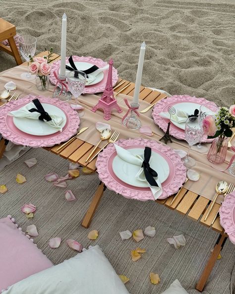 Picnic for your Bestie Birthday on the beach 🪩🩷 Do you want the same picnic? 🍰 Write to us on Instagram @amore.more.events #luxurypicnic Luxurious Picnic Ideas, Birthday On The Beach, Paris Picnic, Blue Picnic, Luxury Picnic, Picnic Birthday Party, Disney Princess Birthday Party, Picnic Theme, Bestie Birthday