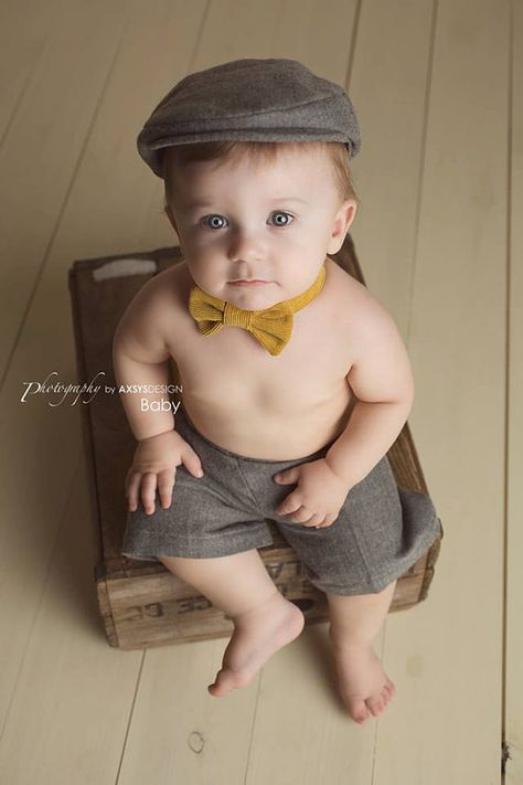 Boys Bow tie, trendy bow tie, retro bow tie, mustard cord bow tie, mustard, corduroy bow tie, mustard boy tie, boy tie baby, baby bow tie Baby Newsboy Hat, Pageboy Hat, Paperboy Cap, Driving Hat, Family Photos Ideas, Outdoor Maternity Photos, Baby Ring, Trendy Bows, Cabbie Hat