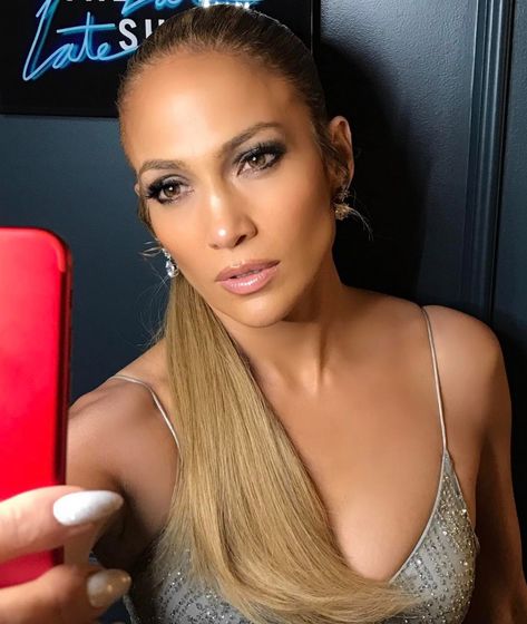 Jlo Style, J Lo Fashion, Celebrity Makeup Looks, Beautiful Lady, Fly Girl, Celebrity Makeup, Celebrity Hairstyles, Jennifer Lopez, Bronx