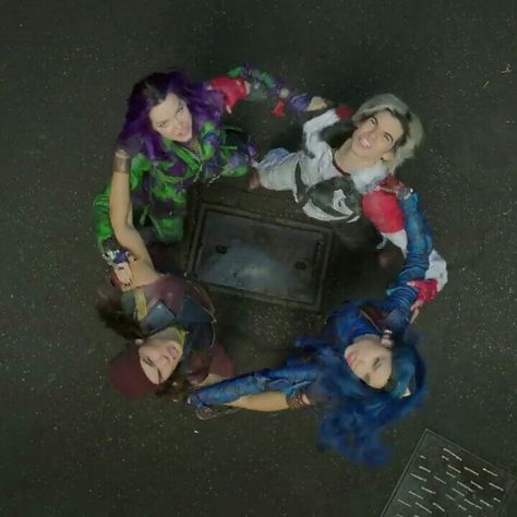 Descendants Music, Descendants Songs, Jay Descendants, Disney Descendants Characters, Descendants 2015, Disney Descendants Movie, Descendants Disney, Descendants Characters, Bad Video