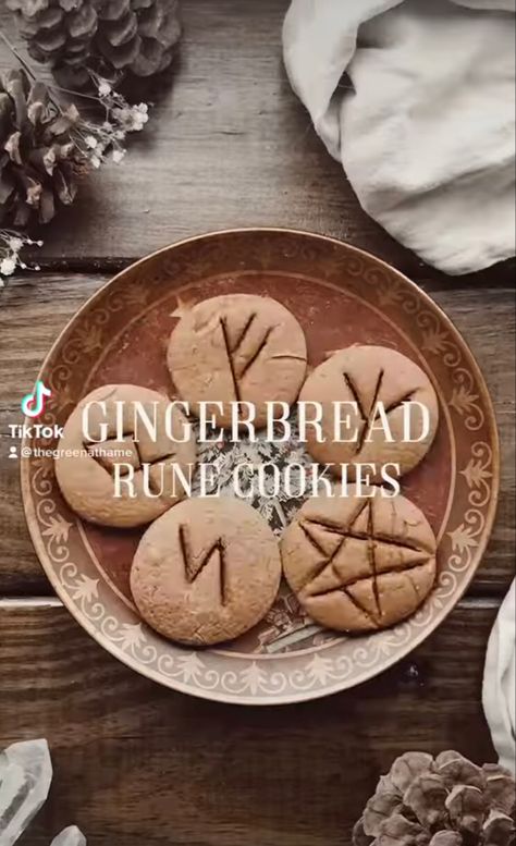 Solstice Cookies Winter, Vegan Yule Recipes, Yule Deserts, Kitchen Witch Cookies, Winter Solstice Baking, Yule Snacks, Celtic Yule Recipes, Yule Feast Ideas, Winter Solstice Cookies