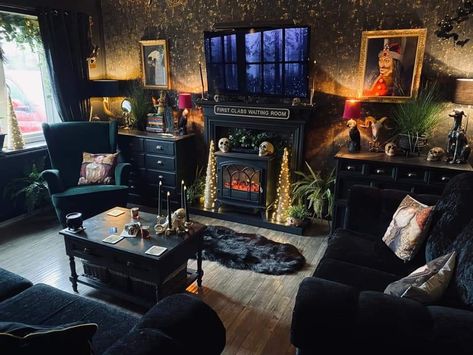 Goth Living Room Modern, Black Aesthetic Living Room, Chaotic Room, Goth Living Room, Chaotic Room Aesthetic, Comfy Cozy Home, Chaotic Good, Western Living Room, Living Room Aesthetics