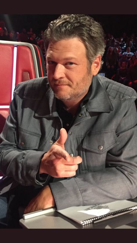 Blake Shelton The Voice, Black Shelton, Blake Sheldon, Blake Shelton Gwen Stefani, Sir Tom Jones, Blake Shelton And Gwen, Tom Jones, Country Singer, Country Music Stars