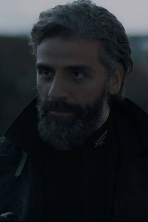 Oscar Isaac as Leto I. Atreides in Dune (2021) #dune #movie #scifi #actor #man Duke Leto Atreides, Leto Atreides, Dune Movie, Dune 2021, William Moseley, Denis Villeneuve, History Professor, Frank Herbert, Oscar Isaac