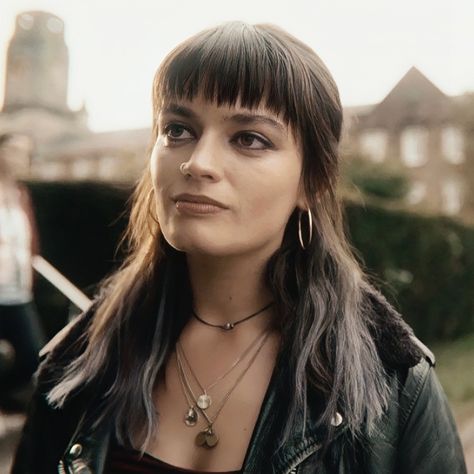 Maeve Wiley Season 3, Maeve Wiley Icons, Maeve Wiley, Emma Mackey, Haircut Inspo, Education Icon, Dope Hairstyles, The Best Films, Be Successful