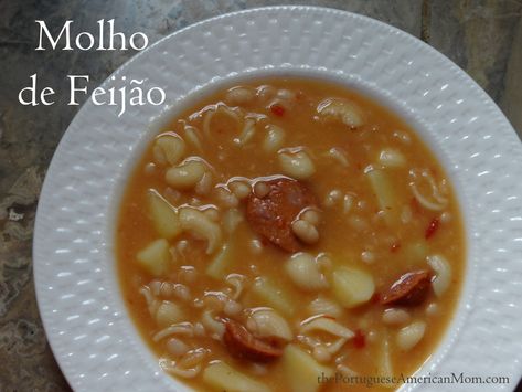 Portuguese Meals, Portuguese Bean Soup, Portuguese Soup, Portuguese Foods, Portuguese Dishes, Hearty Lunch, Homemade Soup Recipe, Portuguese Food, Bean Soup Recipes