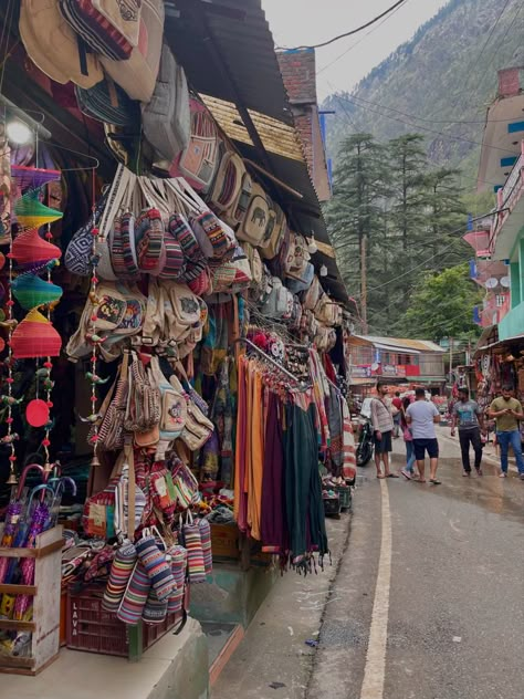 Kasol Market. Delhi City, Mountains Aesthetic, Travel Picture Ideas, Best Snapchat, Mussoorie, Artsy Photos, Nepal Travel, Travel Pictures Poses, Adventure Aesthetic