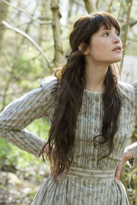 Gemma Arterton as Tess Durbeyfield in Tess of the D'Urbervilles (2008) Fringe Bangs, Gemma Arterton, Grow Hair Faster, Long Hair With Bangs, Hair Envy, Long Curly Hair, Long Curly, Grow Hair, Hairstyles With Bangs