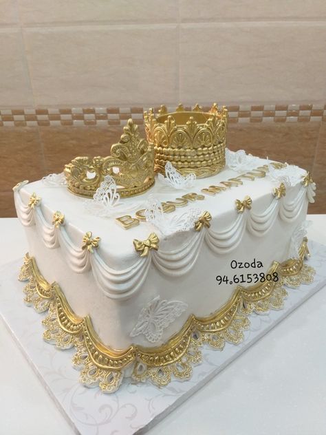 African Wedding Cakes, Gold And White Cake, Pastel Rectangular, Happy Anniversary Cakes, Wedding Anniversary Cakes, Gold Birthday Cake, Chocolate Raspberry Cake, Traditional Wedding Cakes, Crown Cake