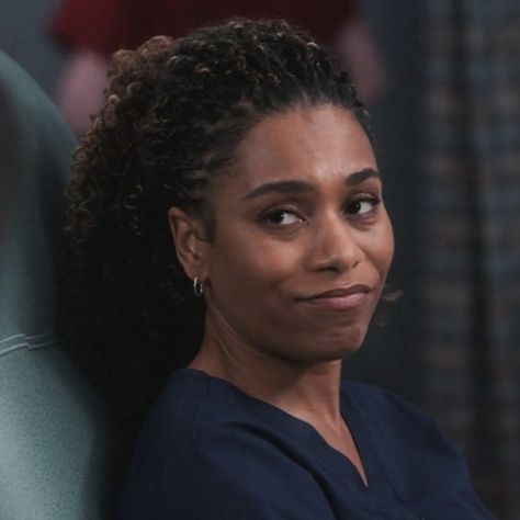 grey's anatomy • kelly mccreary Maggie Pierce Greys Anatomy, Maggie Pierce, Sister Hood, Kelly Mccreary, House Md, Chicago Med, New Amsterdam, 2nd Year, Chicago Pd