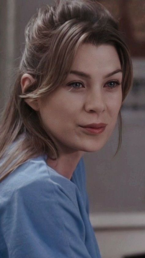 Nurse Tech Aesthetic, Meredith Grey Hair, Meredith Grey's Anatomy, Greys Anatomy Derek, Grey Makeup, Greys Anatomy Characters, Lexie Grey, Greys Anatomy Cast, Grey Anatomy Quotes