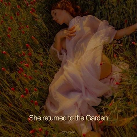 Returning to the garden is your homecoming. A little dose of inspiration for your Sunday 🌹 Photo Idea In Nature, Dreamy Photography, Hieronymus Bosch, Body Reference Poses, Photoshoot Concept, Pose Reference Photo, Art Poses, Photo Idea, Reference Images