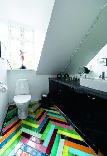 funky bathroom tiles! I AM LOVIN' THIS TILE!!! AWESOME!!! Multi Color Tile, Decor Baie, Floor Tile Design, Tile Trends, Bathroom Tile Designs, Bathroom Suite, Cool Ideas, Bathroom Colors, Style At Home