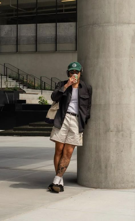 Men's 2024 Streetwear: Vintage Vibes & Urban Styles Merge Urban Summer Outfits For Men, Poses For Instagram Standing, Dad Style Aesthetic, Streetwear Fashion Men Summer, Urban Street Style Streetwear Fashion Men, Men Linen Outfit Summer, Linen Outfit Summer, Mens Street Style Urban, Streetwear Fashion Men