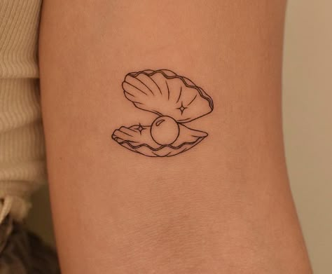 Beachy Tattoos, Pearl Tattoo, Shell Tattoo, Stick Poke Tattoo, Seashell Tattoos, Shell Tattoos, African Tattoo, Cute Tiny Tattoos, Poke Tattoo