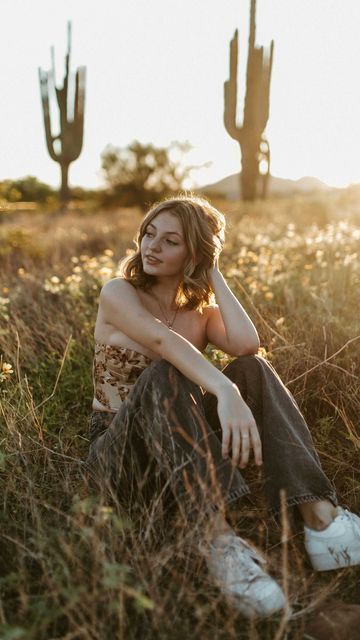 Desert Senior Photos, Az Photoshoot, Cactus Photoshoot, Arizona Photoshoot, Holiday Desert, Tempe Town Lake, Boho Photoshoot, Desert Shoot, Photography Poses Ideas