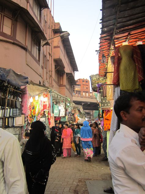 x Mumbai, Times Square, India, Street View, Travel