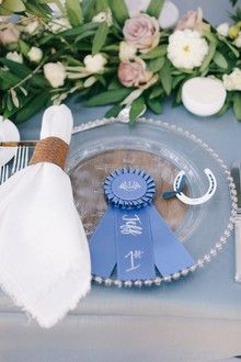 Equestrian Bridal Shower Ideas, Equestrian Party Ideas, Equestrian Bachelorette, Equestrian Wedding Ideas, Rustic Winter Wedding Colors, Derby Brunch, Equestrian Party, Derby Decor, Kentucky Derby Decorations