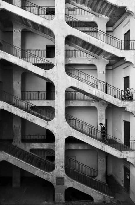 stairs Concrete Stairs, Baroque Architecture, Brutalist Architecture, Lyon France, Foto Tips, Urban Architecture, Zaha Hadid, Brutalism, Staircases