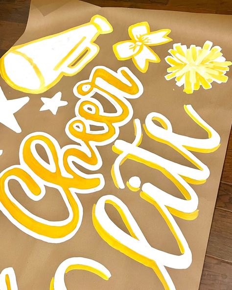 I always love supporting school organizations!!💛 Painted Banners, Birthday 16, Paper Banners, Club Ideas, Spirit Week, Party Banners, School Organization, Brown Paper, School Spirit