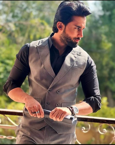 Bilal Abbas Ishq Murshid, Bilal Abbas Khan In Ishq Murshid, Ishq Murshid, Prince Suit, Bilal Abbas Khan, Prabhas Actor, Wedding Kurta For Men, Bilal Abbas, Gents Hair Style