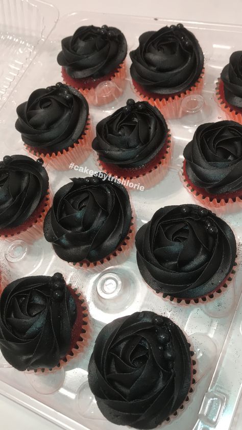 Black Rosettes Red Velvet Cupcakes Black Red Velvet Cupcakes, Red Velvet Cupcakes With Black Frosting, Cupcakes With Black Frosting, Red Velvet Cake Black Frosting, Goth Birthday Cupcakes, Dark Moody Cupcakes, Black Flower Cupcakes, All Black Cupcakes, Red Velvet Cupcakes Halloween