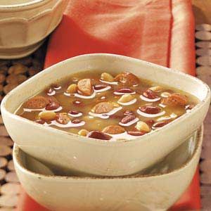 Hot Dog Bean Soup Recipe -My husband fixed this soup for our three kids years ago. They always loved it and now prepare it for their own kids. It's a real favorite on family camping trips. —Mary Ann Kime, Sturgis, Michigan Hot Dog Soup, Hot Dogs And Beans, Dog Soup, Bean And Bacon Soup, Bacon Soup, Quick And Easy Soup, Bean Soup Recipes, Best Soup Recipes, Soup Recipes Slow Cooker