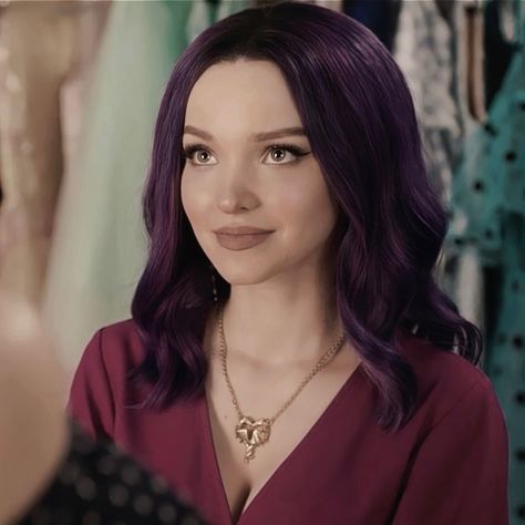 Dove Cameron Descendants, Dave Cameron, Descendants Pictures, Descendants Dr, Mal Descendants, Dr Facilier, Jasper Hale, Mal And Evie, Slytherin Aesthetic