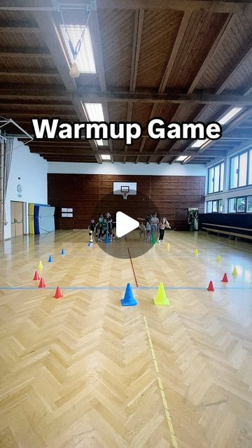 Betti Brandner on Instagram: "Another warmup game for kids!  🙌🏽🙌🏽🙌🏽🙌🏽🙌🏽  #warmup #warmupgames #warmupexercise #warmupexercises #training #speedtraining #trainer #trainerin #kids #kinder #kindertraining #volleyball #volleyballcoach #volleyballlife #sprint #aufwärmen" Soccer Warm Ups For Kids, Cooperative Games Physical Education, Elementary Physical Education Activities, Active Activities For Kids, Volleyball Games For Kids, Warm Up Games For Kids, Warm Up Activities For Kids, Sport Games For Kids, Fun Warm Up Games