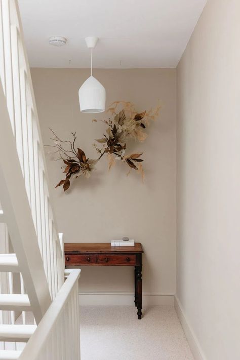 Beige Hallway, Beige Wall Colors, Hallway Colours, Contemporary Apartment, Painted Chairs, Beige Walls, Holiday Rental, Apartment Design, Somerset