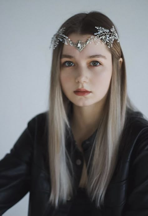 Elf Tiara, Elven Tiara, Jewelled Headpiece, Stylish Jewelry Accessories, Headpiece Hairstyles, Royalty Dress, Headpiece Accessories, Elven Jewelry, Bead Hair Accessories